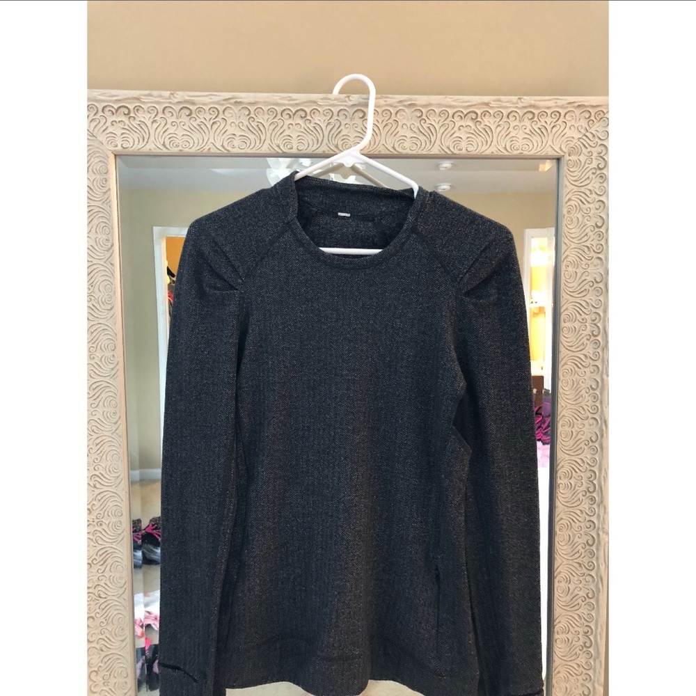 Lululemon workout top